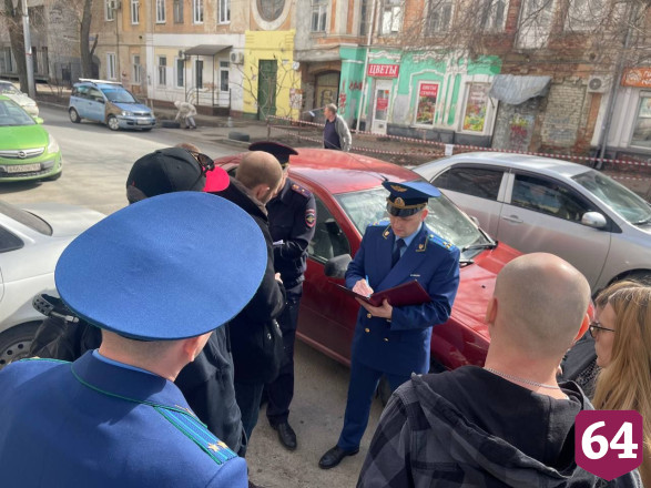 В центре Саратова обрушился фасад памятника архитектуры