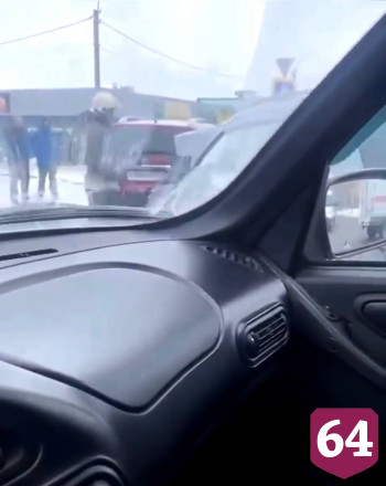 У рынка под Саратовом произошла массовая авария