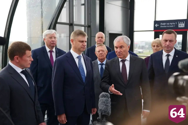 Володин и гендиректор «РЖД» осмотрели обновленную инфраструктуру саратовского вокзала 