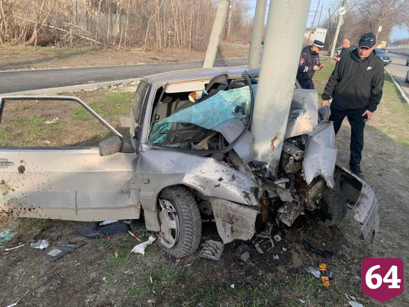 В Саратове пьяная компания разбилась в смертельном ДТП