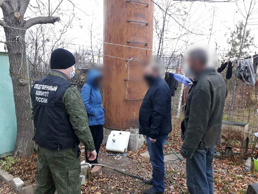 На даче под Саратовом мужчина облил сожительницу горючим и поджег