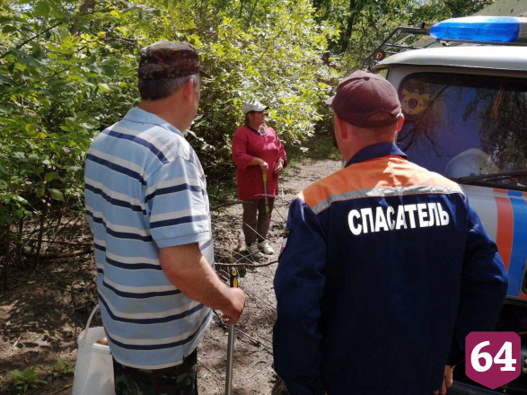 Спасатели нашли заблудившуюся в лесу пару