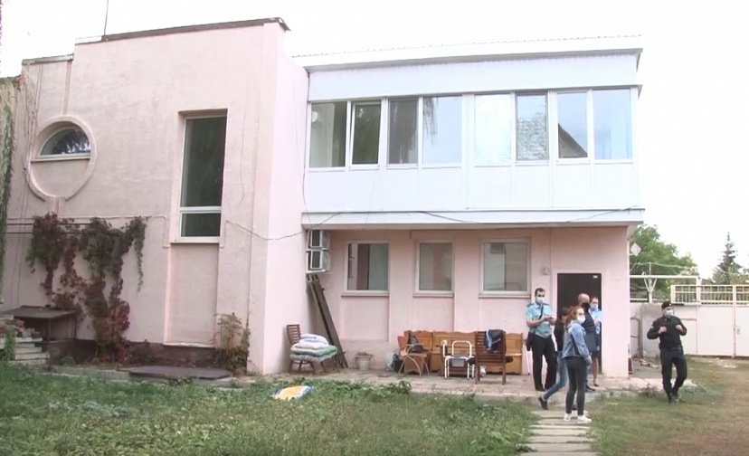 Следователи установили владельцев подпольного дома престарелых в Саратове 