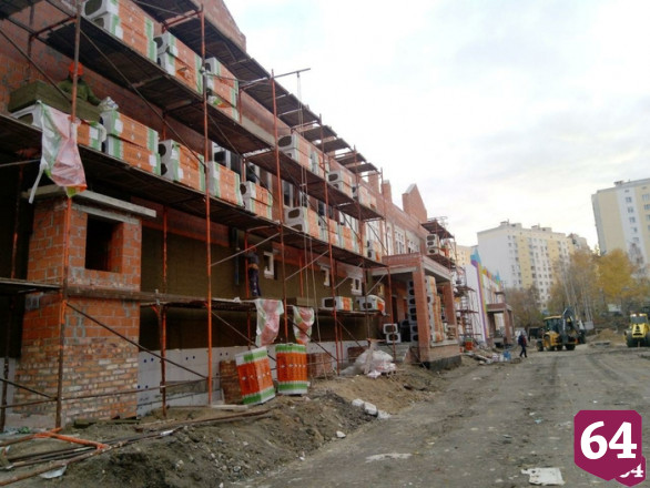 Строителей детского сада в Саратове раскритиковали за пассивную работу 