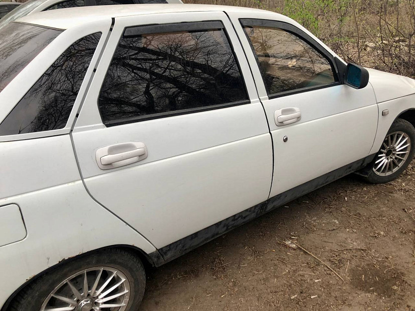 Легковушку саратовца арестовали за долг по алиментам