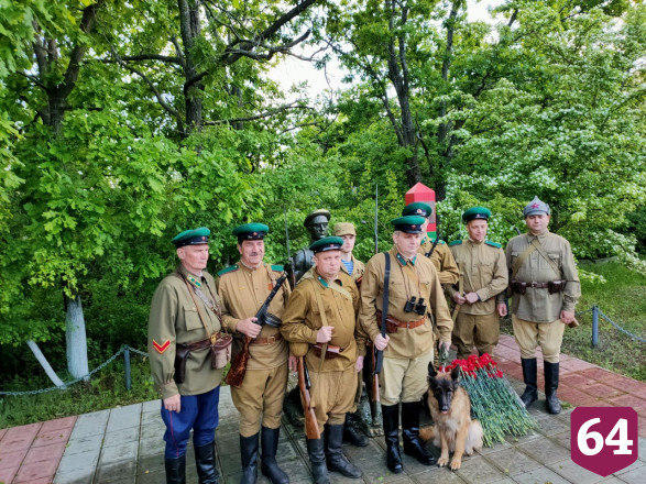 Саратовских школьников приняли в ряды юных пограничников