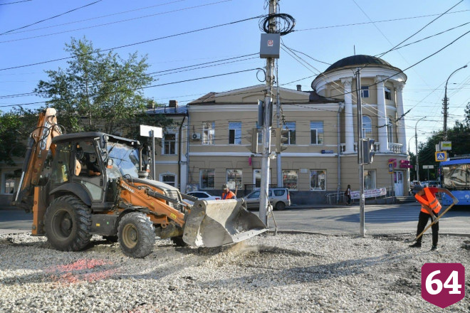 Губернатор раскритиковал темпы ремонта тротуаров в Саратове