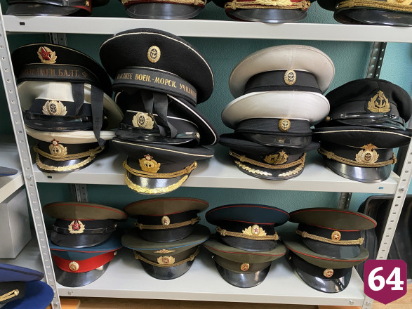 Подполковник коллекционирует фуражки героев Папанова и Садальского