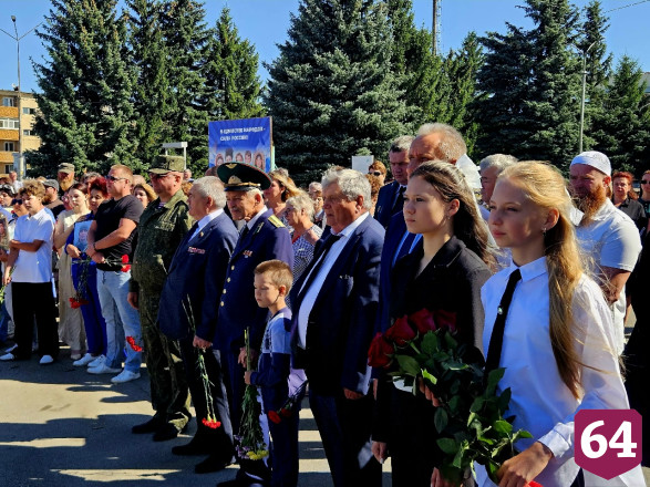 В память о погибших в спецоперации саратовцах открыли мемориал 
