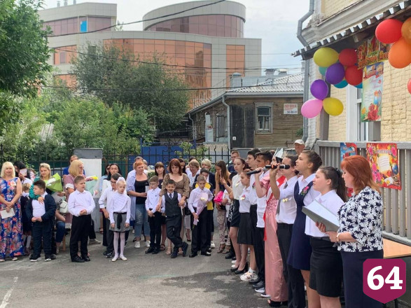 Директор ЦСМ поздравил саратовцев с Днем знаний