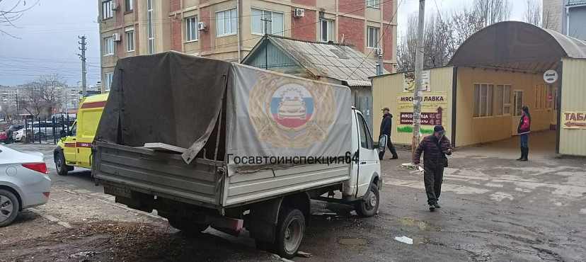 В Саратове грузовая «Газель» сбила пенсионерку