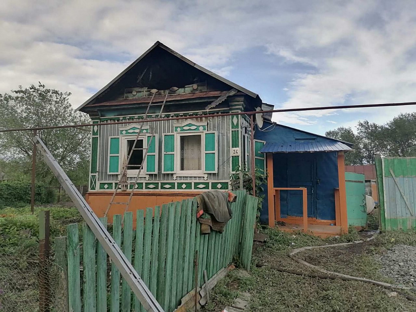 На пожаре в частном доме под Саратовом пострадал мужчина