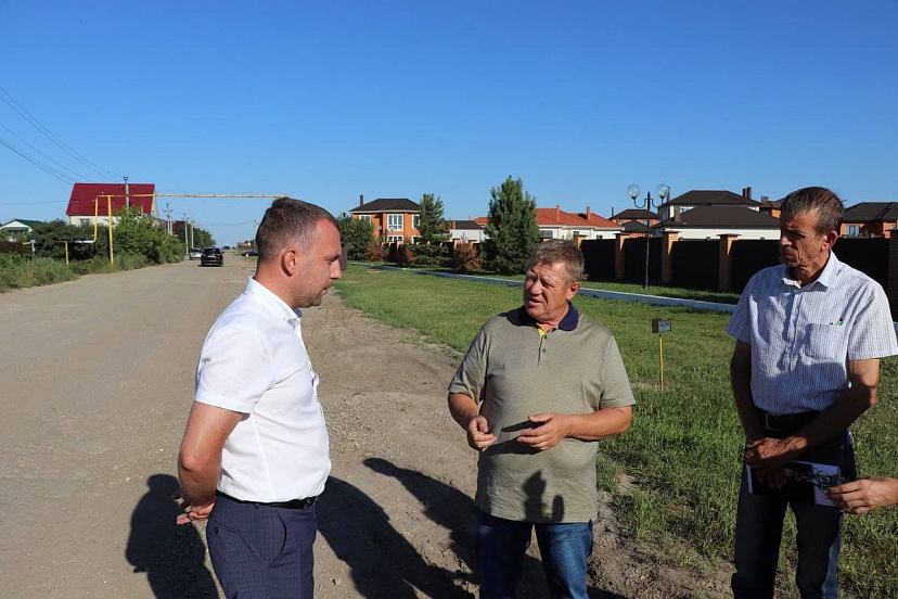 Жителей Саратова просят составить список «бесхозных» дорог для ремонта