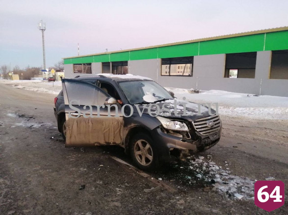 В массовой аварии под Саратовом девушка травмировала ноги