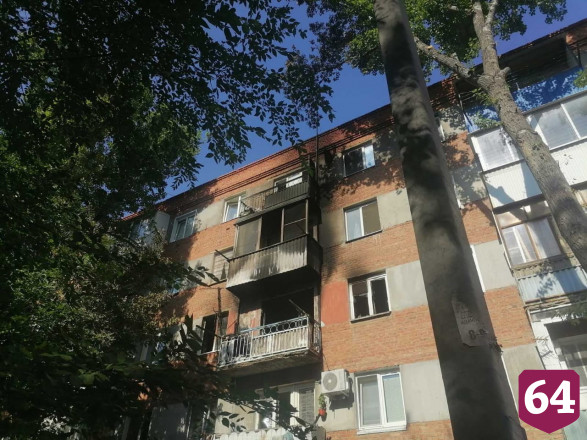 Из горящей пятиэтажки под Саратовом эвакуировали 9 человек
