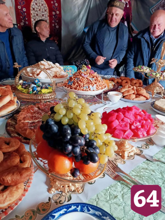 На саратовском фестивале баранины кормили шашлыком и пловом