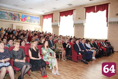 Череду праздников в Энгельсском интернате завершили большим гала-концертом