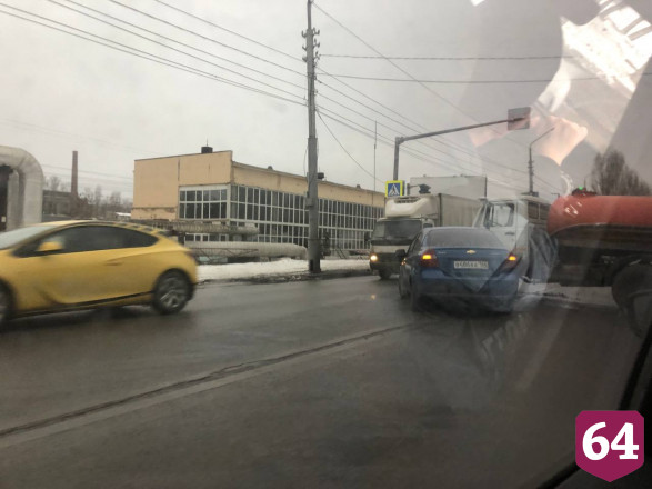 Улица Шехурдина заблокирована из-за ДТП с автоцистерной