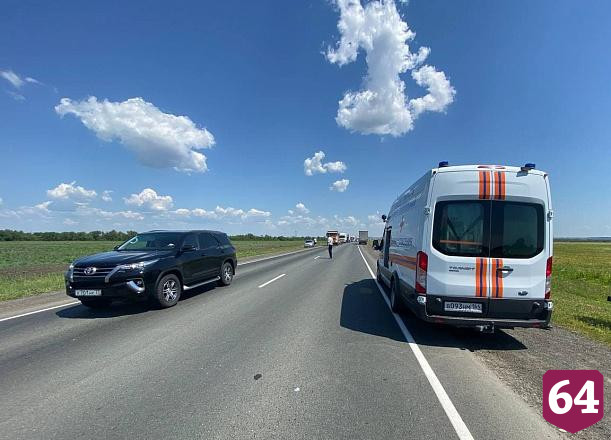 Число жертв автокатастрофы с фурой под Саратовом увеличилось до четырех