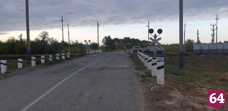 Под Саратовом сошел с рельсов локомотив