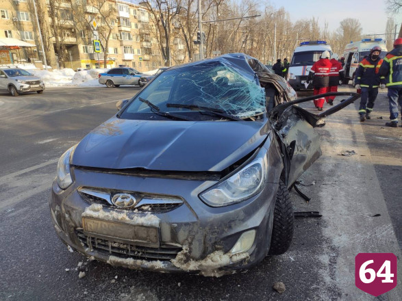 В Саратове мужчина бросил друга умирать после ДТП с мусоровозом