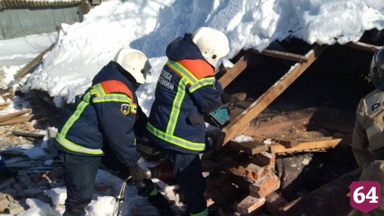 Под Саратовом после обрушения дома обнаружили труп женщины