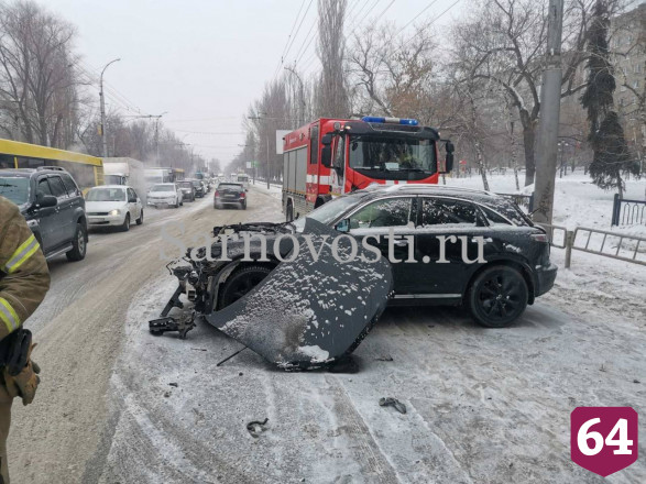В массовом ДТП на 1-й Дачной пострадал водитель легковушки