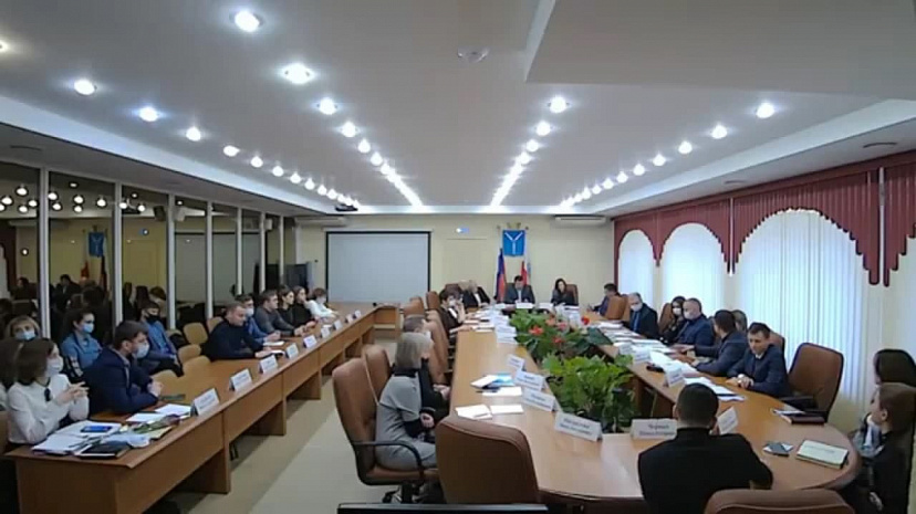 В Саратове раскритиковали работу по профориентации молодежи