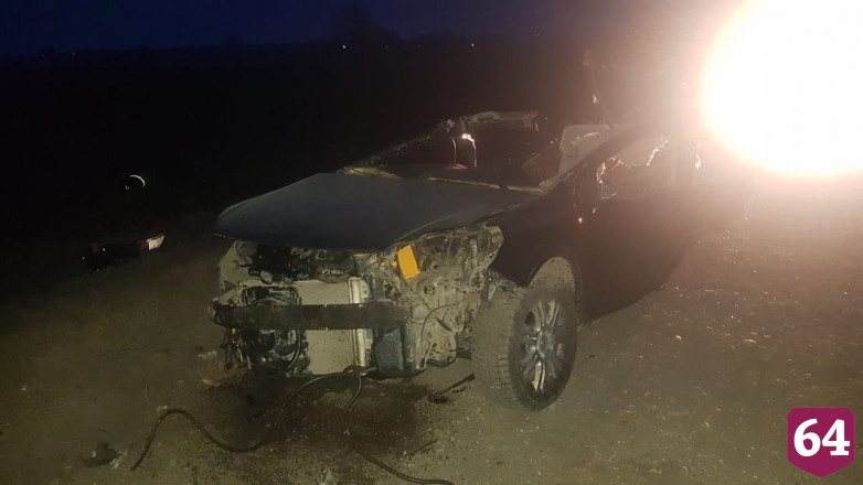 В аварии с КамАЗом на трассе под Саратовом погибли два человека
