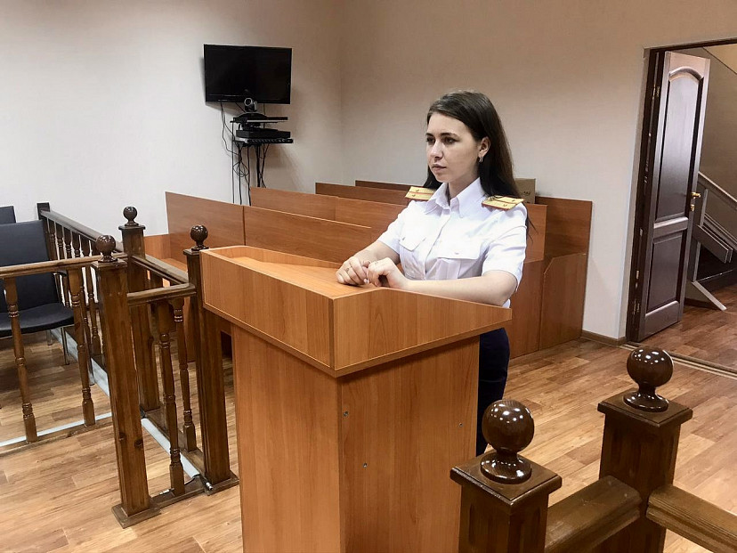Пассажир ударил таксиста ножом в шею и угнал автомобиль