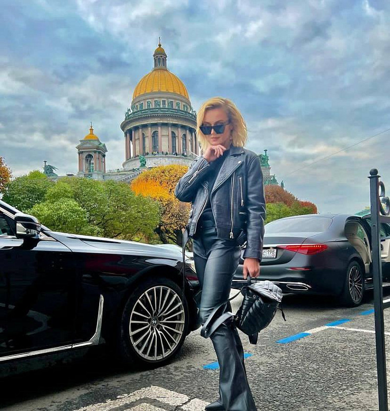 Саратовской певице предложили найти мужа