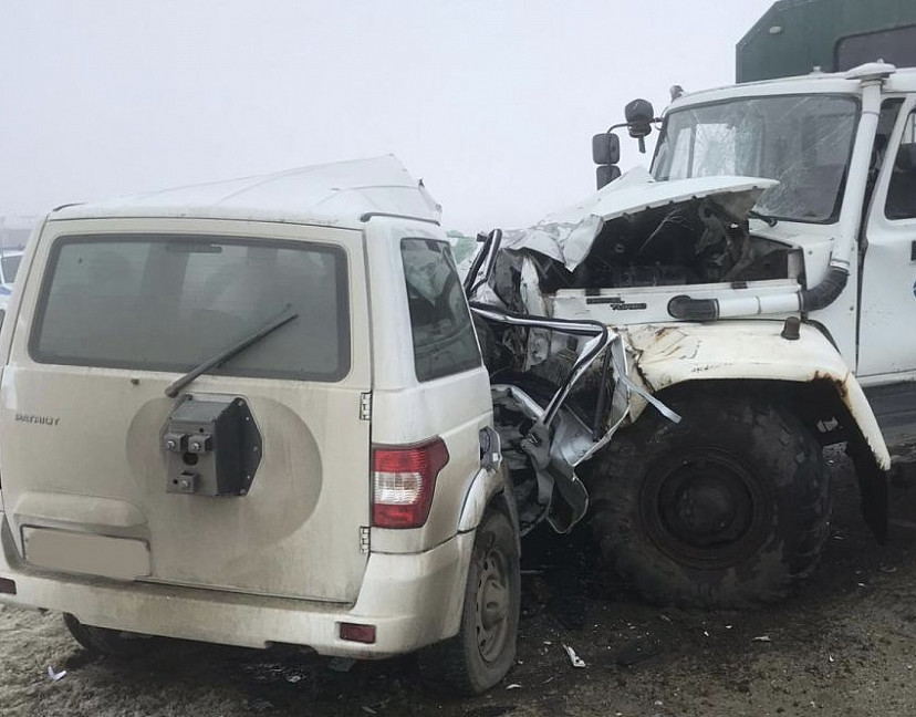 Водитель внедорожника разбился в ДТП с вахтовым автобусом  