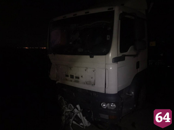 Водитель внедорожника погиб в ДТП с фурой под Саратовом