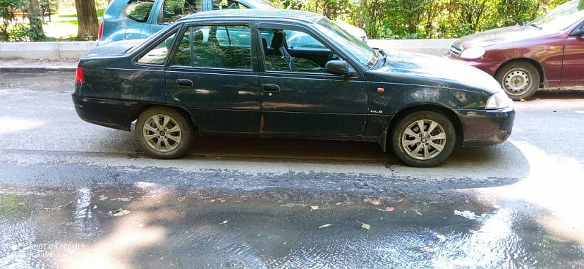 В Саратове мальчик на велосипеде выехал на дорогу и попал под машину