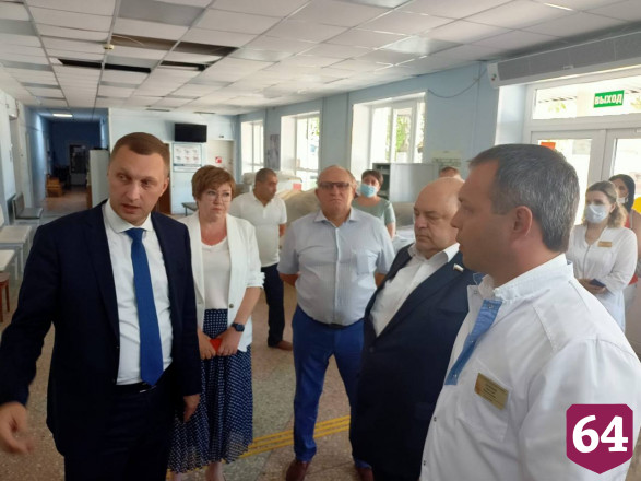 Роман Бусаргин поручил повысить уровень районной больницы до саратовских