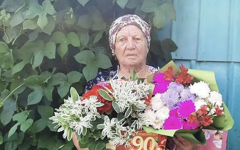 Саратовская долгожительница 40 лет проработала дояркой на ферме