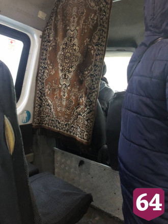 В Саратове пассажиров возмутил ковер в автобусе 
