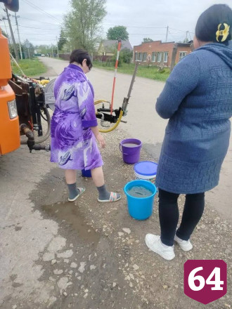 В Энгельсе увеличили число машин для подвоза воды
