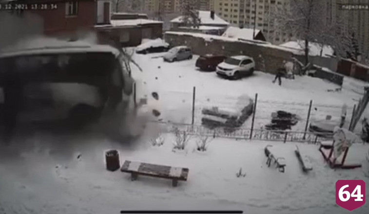 Водителя автобуса осудят за гибель пассажира при таране парковки в Саратове