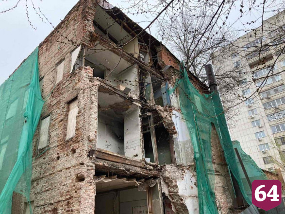 На Московской рухнула стена двухэтажного здания