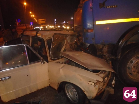 В массовой аварии с грузовиком под Саратовом ранены трое