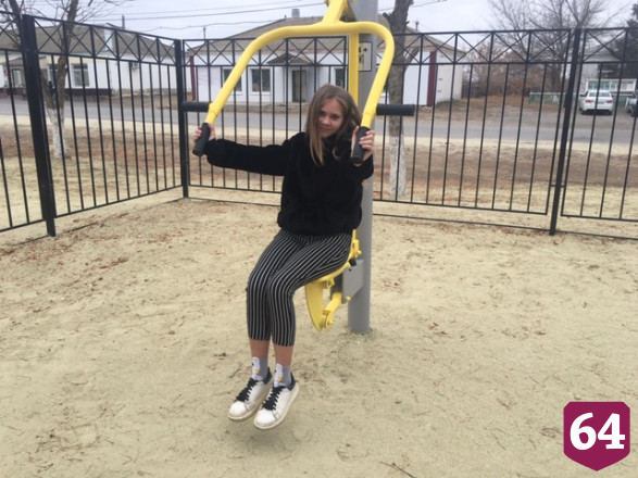 По проекту саратовских школьников построили спортплощадку 
