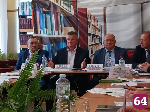 Саратовских аграриев призвали ставить главам задачи по развитию сел
