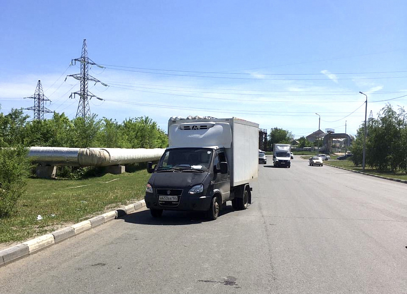 Грузовая «Газель» сбила женщину на Топольчанской