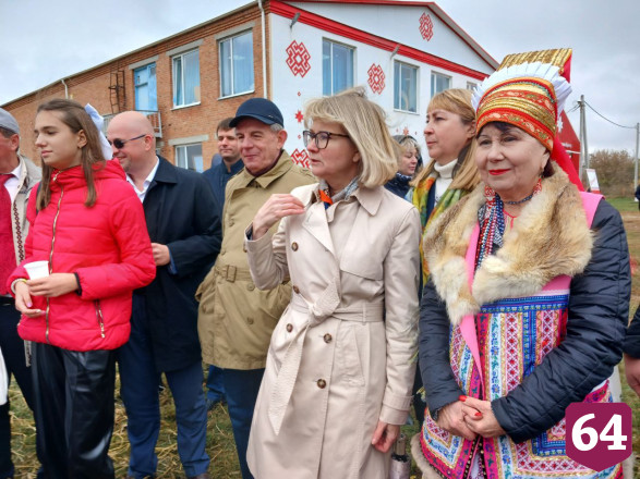В саратовском селе гостей «Шумбрата» встретили песнями разных народов 