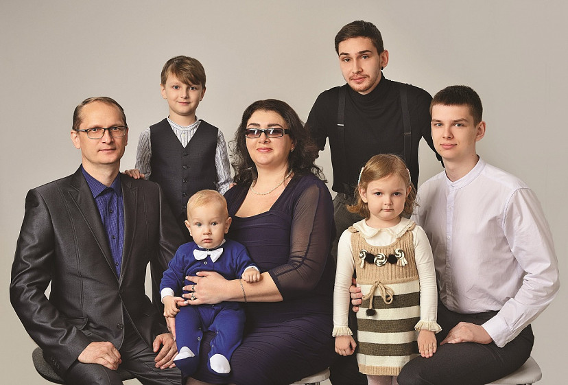 Семья сотрудника Балаковской АЭС занесена на областную Доску почета