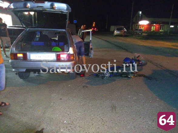 Подростки на мотоцикле разбились в ДТП с легковушкой под Саратовом