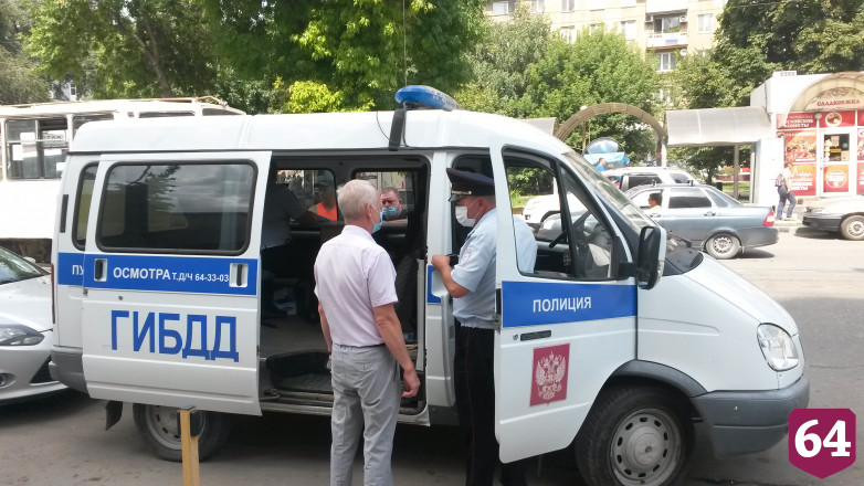 Саратовцы стали реже надевать маски в общественном транспорте