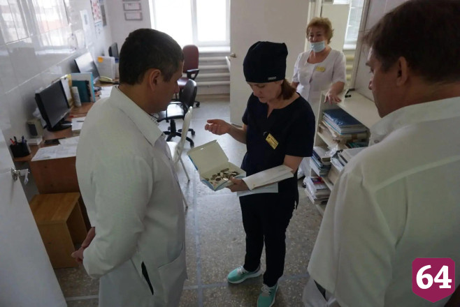 В Саратовской области женщина попала в больницу с переломами после дойки коровы