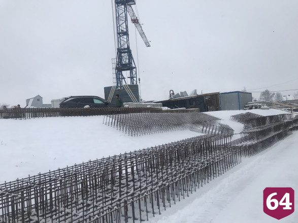 Новый корпус лицея под Саратовом строят при любой погоде